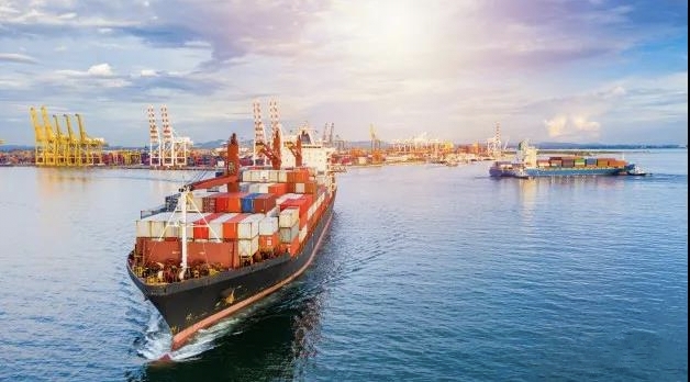 Es gibt einen Mangel an Containern und einer starken Nachfrage! Hohe Frachtraten und Überlastungsverzögerungen werden zum 