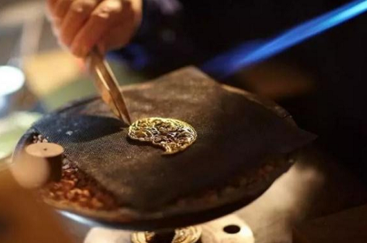 China How cool is the metal art in jewelry manufacturer