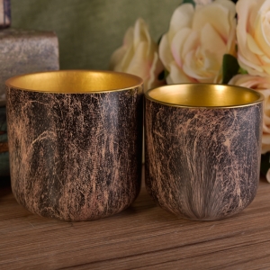 Vaso de vela de cerâmica com padrão de casca de árvore e interior galvanizado de ouro