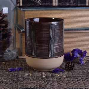 Potes de vela cilíndrica de cerâmica com decoração de linhas de pintura à mão
