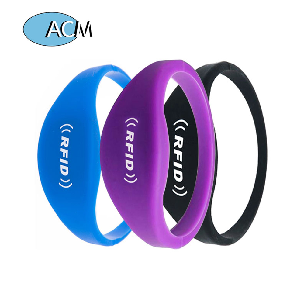 Silicone réutilisable adapté aux besoins du client promotionnel coloré de bracelet d'identification du bracelet 125khz de gestion d'adhésion