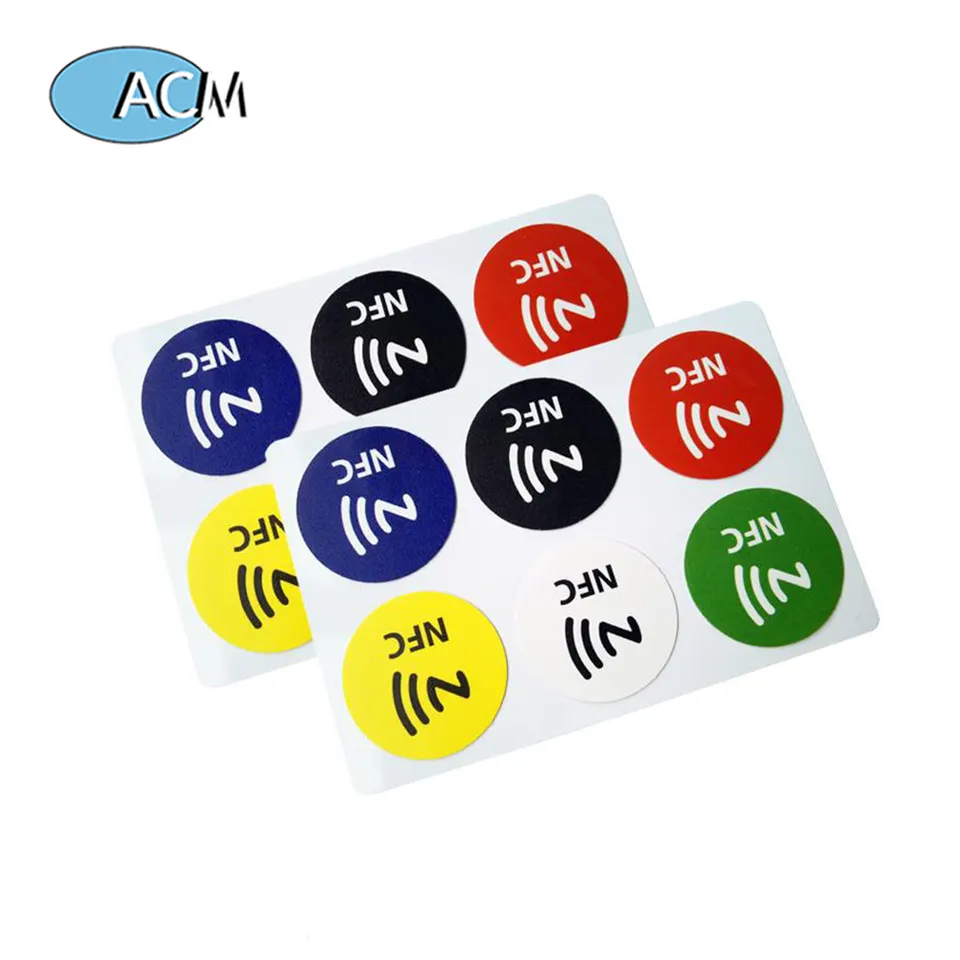 Su geçirmez PET Malzeme NFC Çıkartmalar Akıllı Etiketler 13.56MHz Cep Telefonu Yapışkanlı Etiket