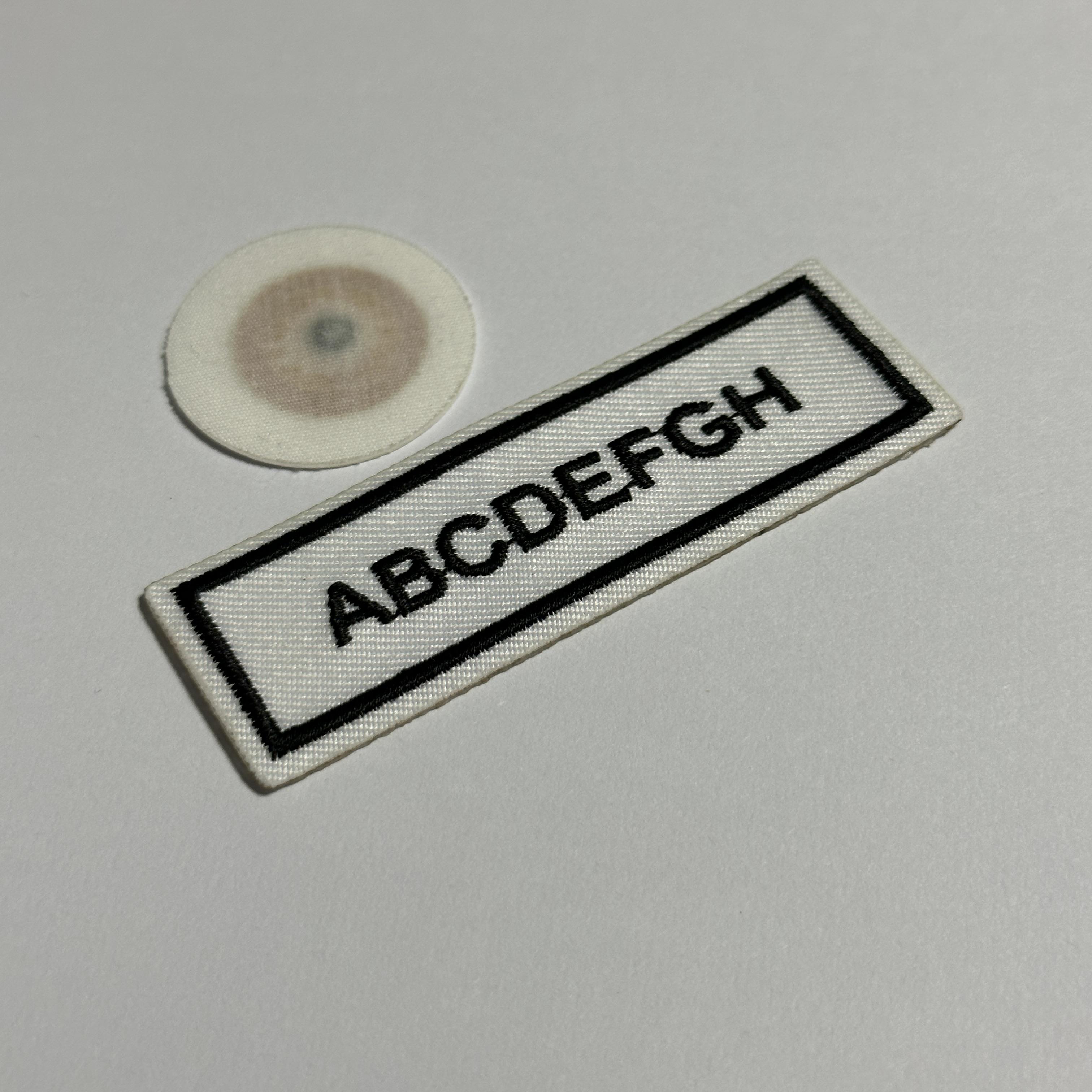 Gewebtes NFC-Etikett zum Aufbügeln für Kleidung für Kleidung NTAG213 Waschbares NFC-Stoffetikett