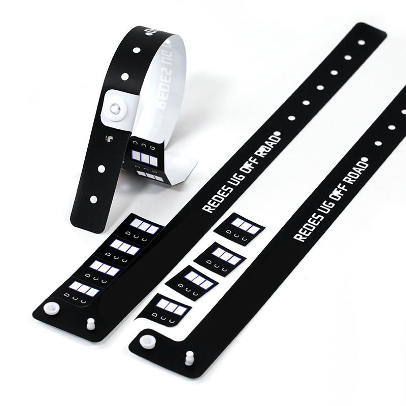 Tres pestañas de pulsera de vinilo desechable de la pulsera de la pulsera de la pulsera PVC PVC PVC WRistband con 4 PCS Secondary Securities