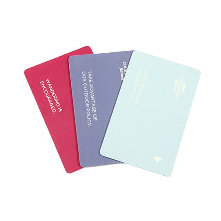 定制塑料 PETG PVC NFC 卡 NTAG213/NTAG215/NTAG216 可打印空白社交媒体 NFC 非接触式卡 RFID 智能芯片卡