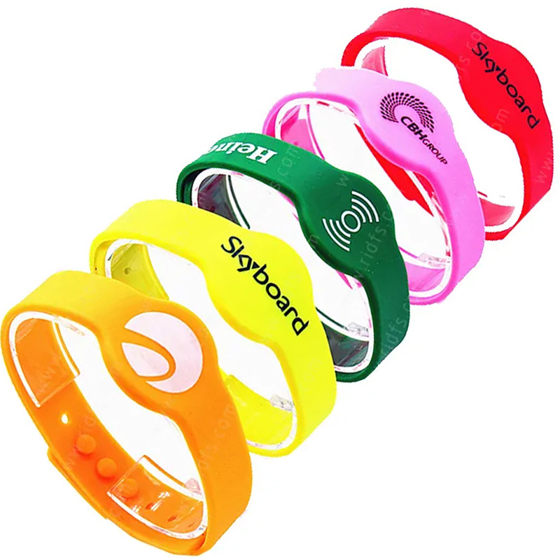 Pulstandas de goma inteligentes baratas para pulseras de goma inteligente Paga Sport Waterproof Hotel Lock Ticket RFID Pulsera de pulsera NFC