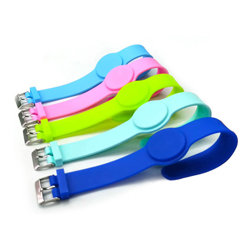 125kHz/13.56MH RFID Color Color pulsada TK4100/F08 Silicona Smart Brote para nadar Control de acceso deficiente