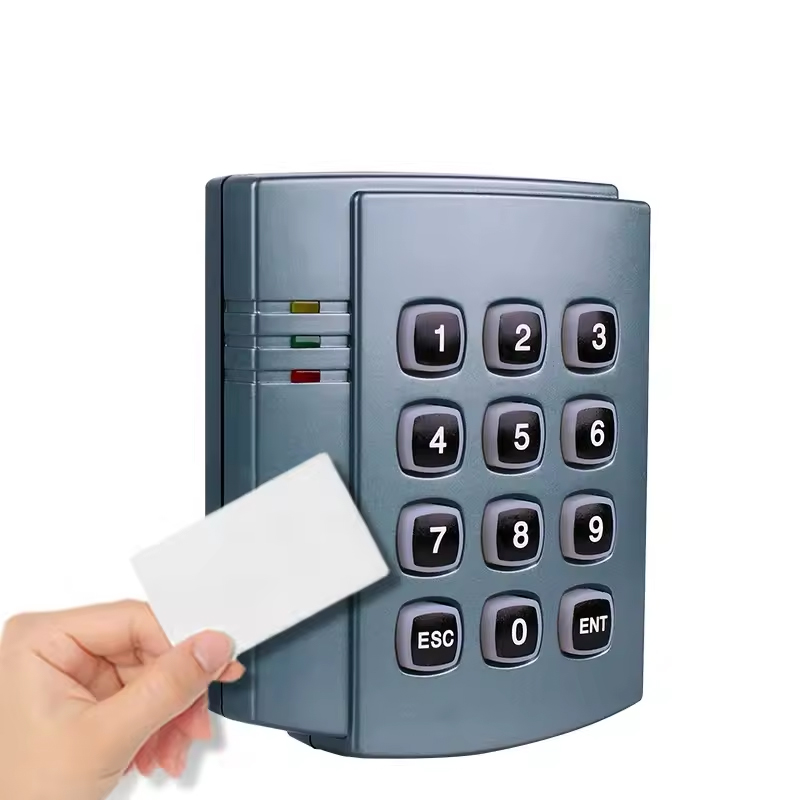 13.56 kHz Proximity RFID -Kartenleser Wiegand 26 Schwarze Farbe IP65 wasserdichte Tür Zugangstkeypad -Leser