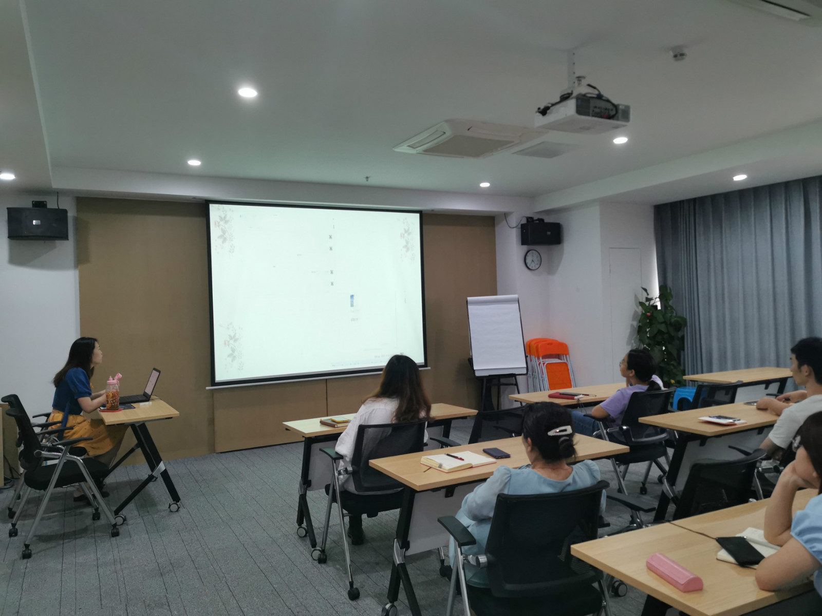 In logistics industry, do you think you can relax at the end of the college entrance examination?