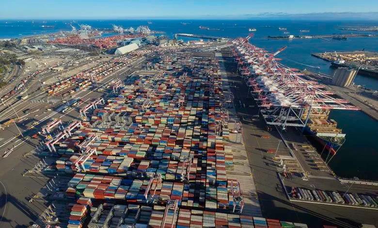 Made a record! More than 40 container ships waiting for berths outside Los Angeles and Long Beach