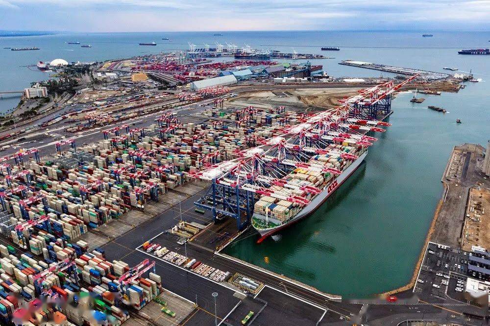 Ano ang dapat nating gawin kung ang mga port ng Los Angeles at Long Beach ay naharang? Ang isa pang pangunahing port sa West America ay tumatawag sa mga kompanya ng pagpapadala: Halika, hindi kami masikip dito!