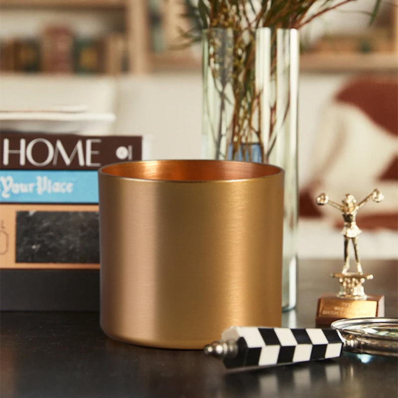 What are the best safe candle containers? What are the best safe candle containers?