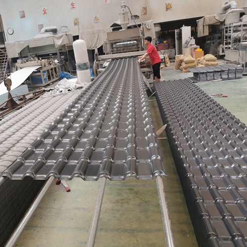 Fabricante de telhas de pvc asa personalizado de resina sintética à venda na China
