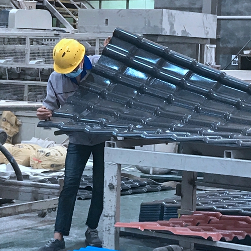 Fabricant de tuiles de toiture en résine composite asa PVC Chine