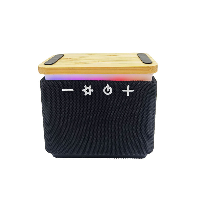 Haut-parleur du chargeur sans fil avec lumière RVB