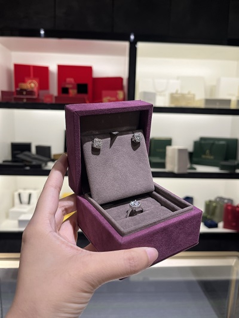 Nouveautés bijoux bague en diamant pendentif emballage violet daim microfibre matériel boîte de mode