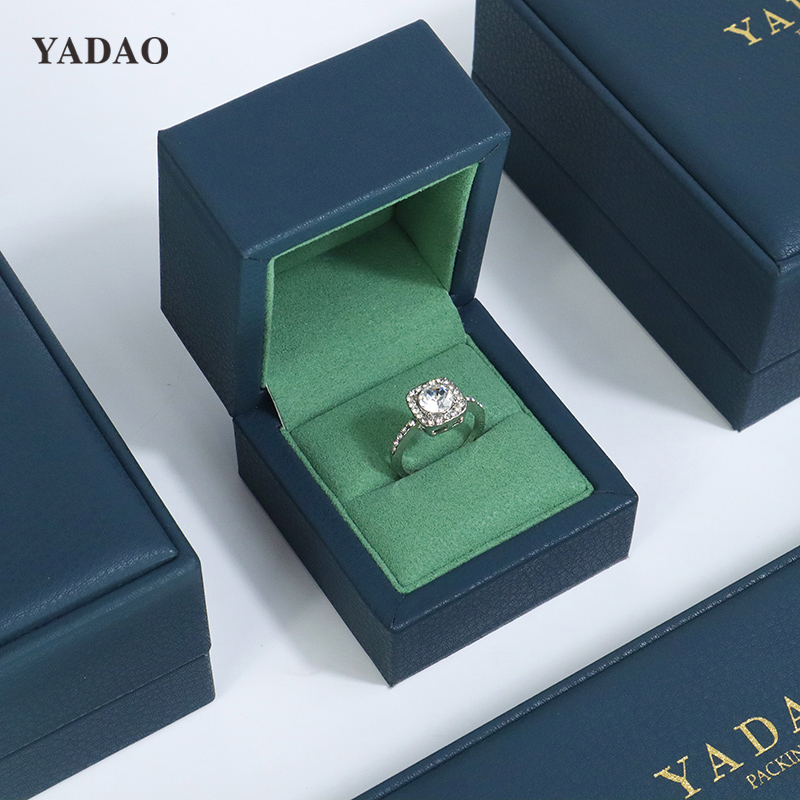 Classic luxury style jewelry box set in green color