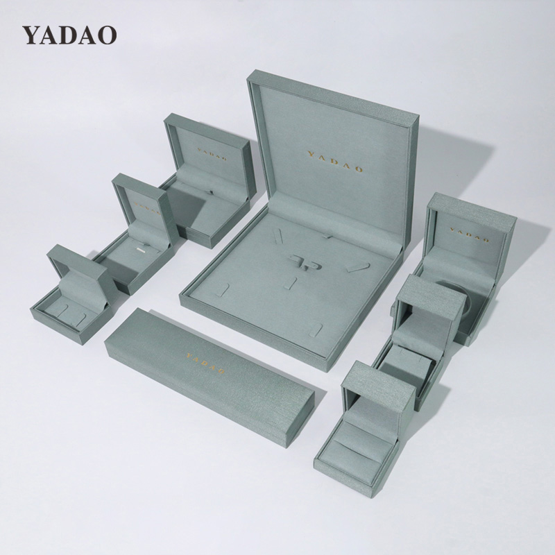 Conjunto de caixa de embalagem de joias clássicas da moda com material de design recente, cor verde, atacado personalizado