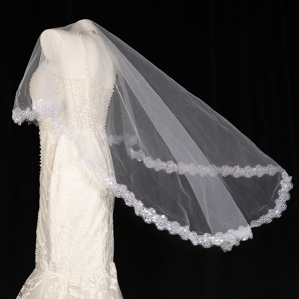 CYG Luksusowy haftowany wzór welonów ślubnych Welony ślubne Wykwintny wzór dla nowożeńców z cekinami