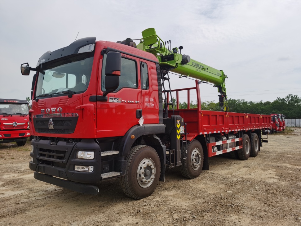 HOWO 16 ton truck mounted crane