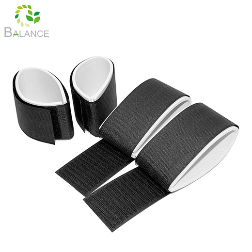 Großhandel einstellbare Ski -Gurte Haken und Schleifen Befestigungsstreifen Skigabstangenhalter Eva Protector Ski Wraps