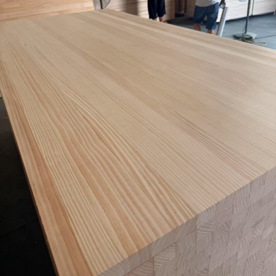 China Straight Grain AA Grade Radiata Pine Edge Plywood