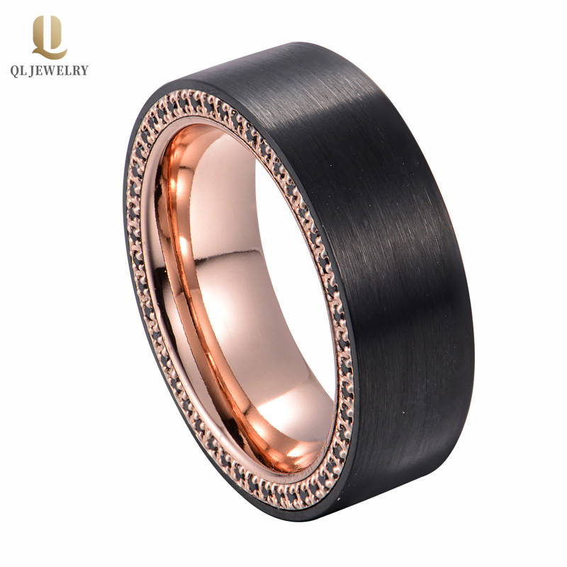 Deuxième style Bague de mariée de tungstène en tungstène en tungstène en tungstène en or noir et rose avec un cercle de pierres noires de cz sur les côtés
