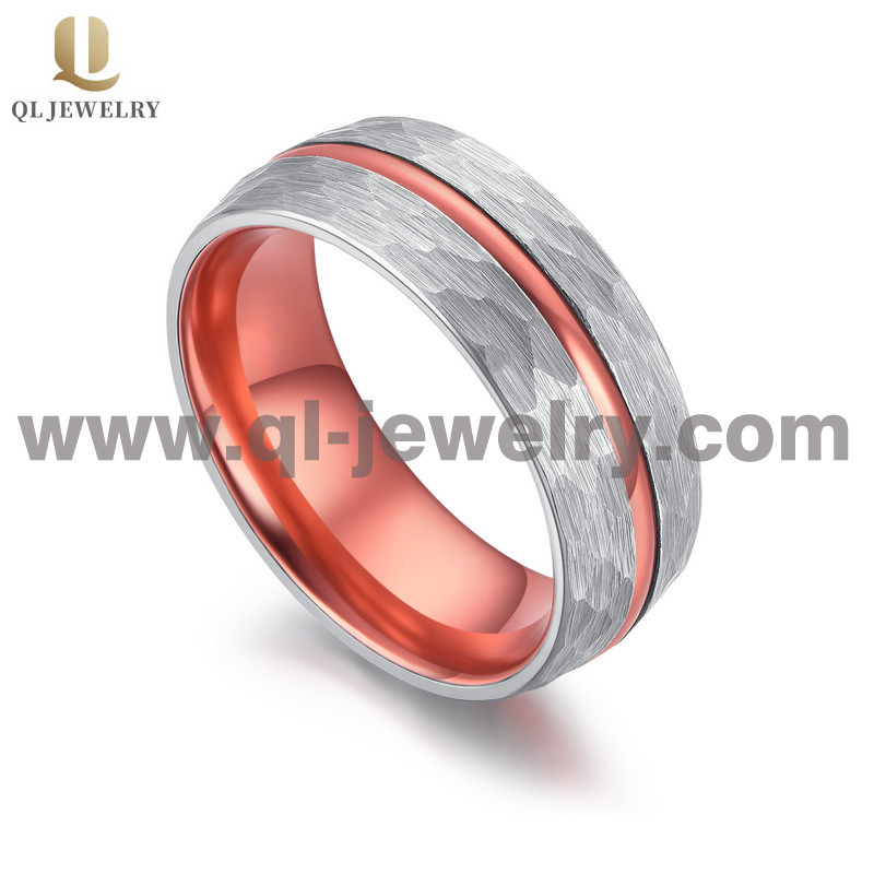Erstaunliche 8 mm Eheringe für Herren aus gehämmertem Wolframkarbid mit rotem Streifen und rotem Aluminium-Innenband Hersteller aus China
