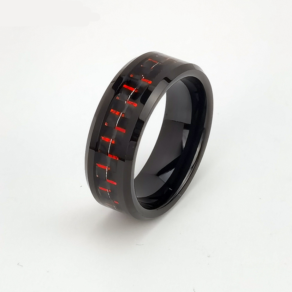 Chine Anneau de tungstène en stock Populaire 8 mm de placage noir poli Bords biseautés plats pour hommes Anneau en carbure de tungstène avec incrustation de fibre de carbone noire et rouge Fabricants