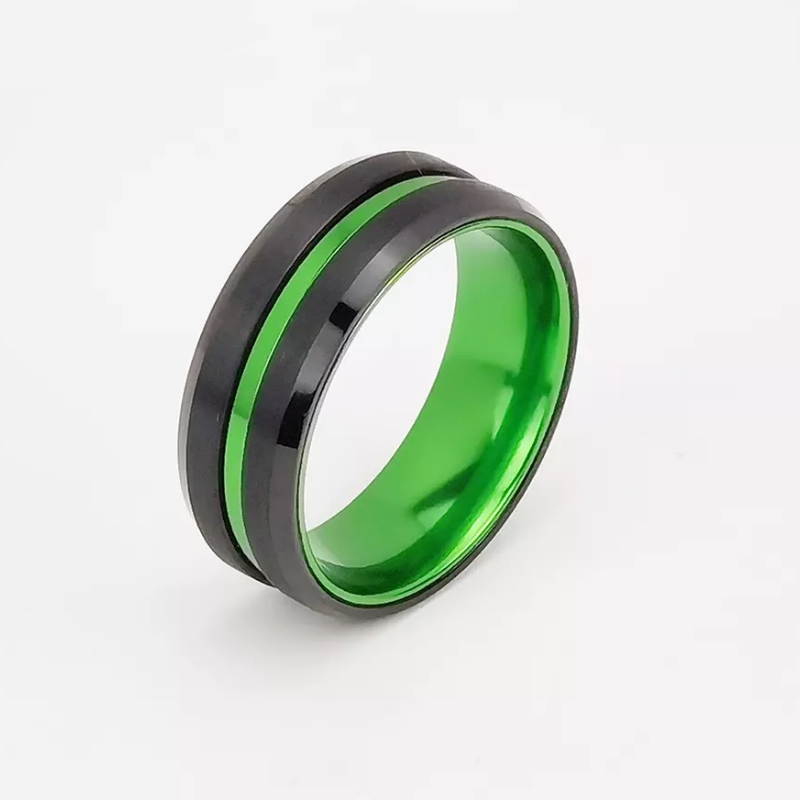 Wolframring auf Lager Beliebte 8 mm hochglanzpolierte und gebürstete flache und abgeschrägte Kanten aus schwarzem Wolframkarbid und grünem Aluminiumring China Hersteller