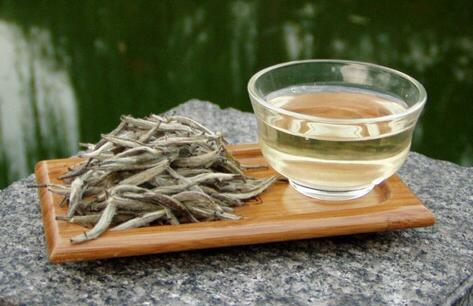 ¿Qué es el secado del té blanco?