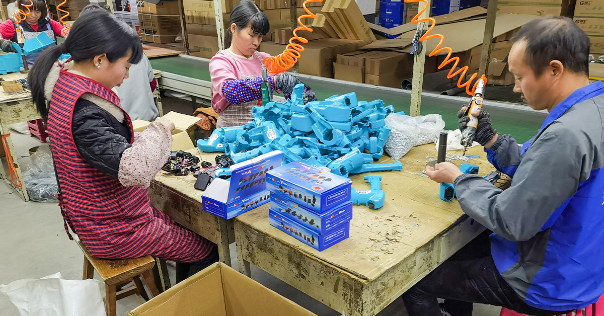 electric-tea-harvester-manufacturing-workshop-quality-control