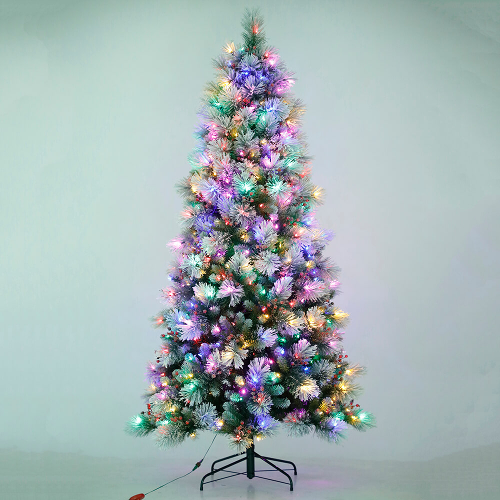 Senmasine LED-Licht-Weihnachtsbaum mit roten Beeren, 2,1 m, schneebeflockt, künstliche PVC-Hartnadel