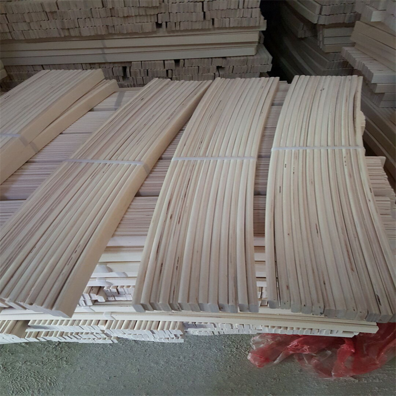 中国制造商木材弯曲杨木lvl层压木床板条全尺寸木床板条室内使用LVL胶合板床板条