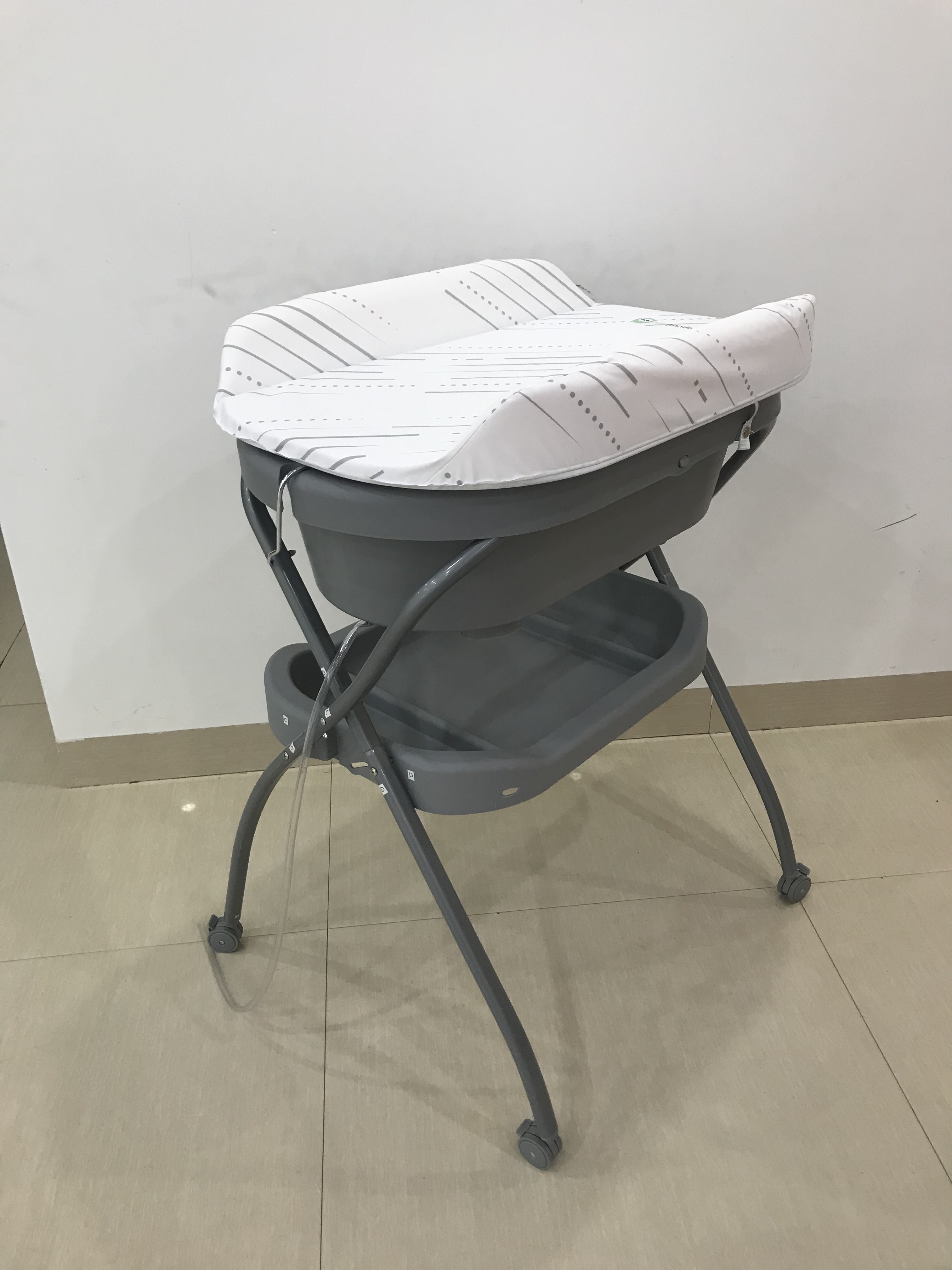 infant foldable diaper table with wheels and storage baby Convenience changing table with ce