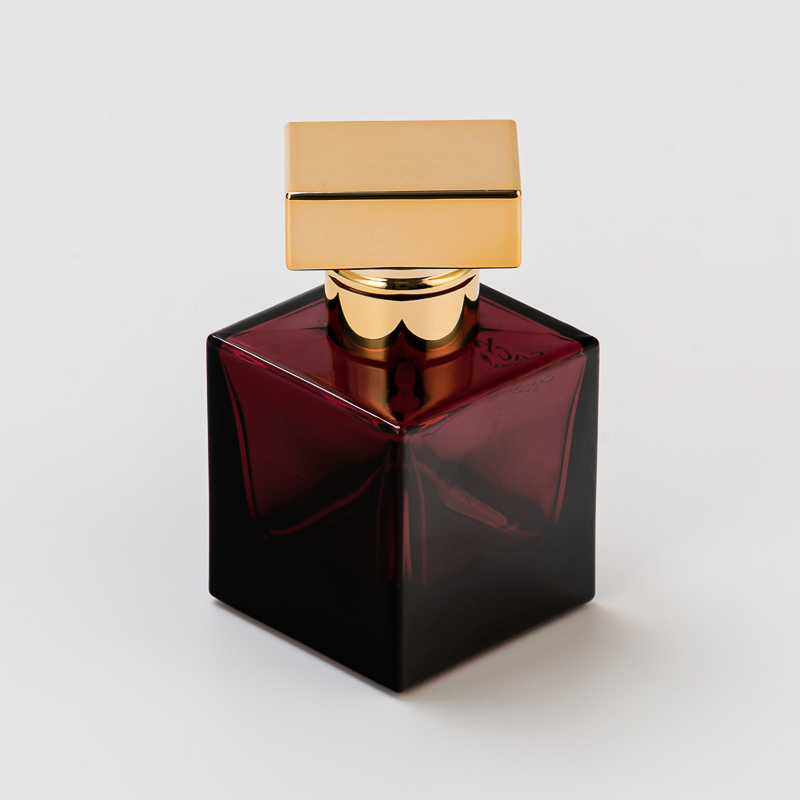 Elegant Custom Logo Square Glass Empty Perfume Bottle with Gold Lid