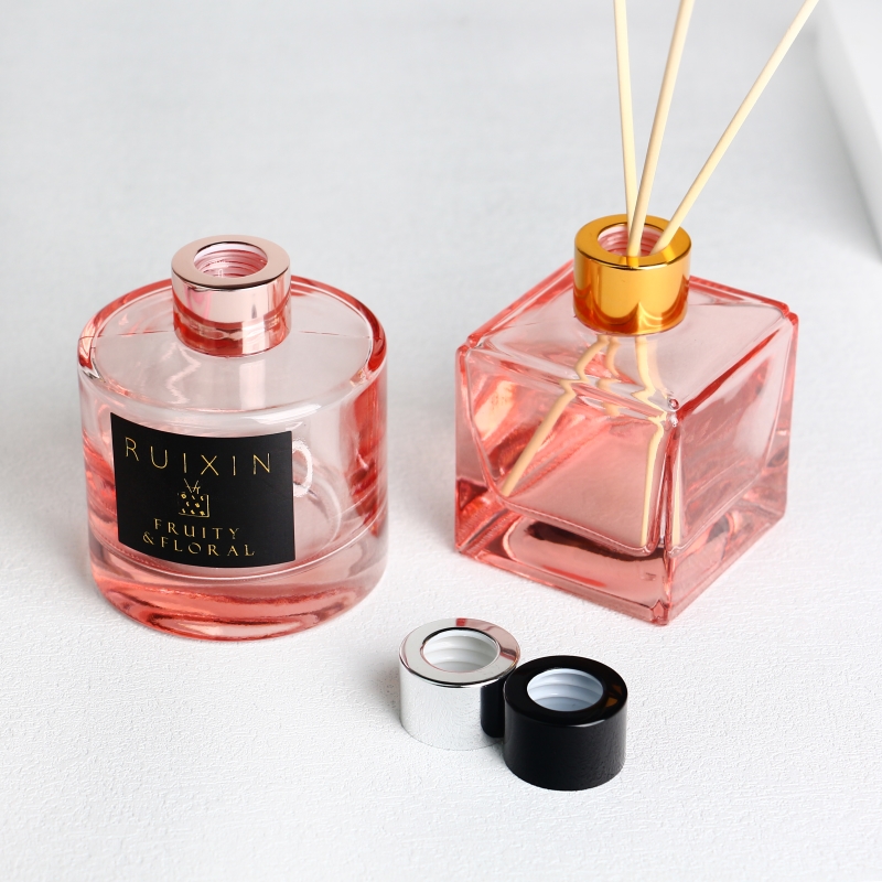 [202311]Quadratische rosa Glasdiffusorflaschen mit Etiketten und Kappen