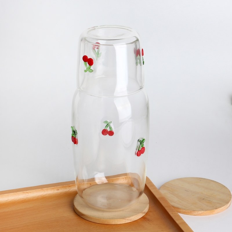 Handcraft Cherry Inlay Decor Borosilicate Glass Water Pitcher with Lid 1L Heat-Resistant Jug for Hot and Cold Beverages with Glass Lid