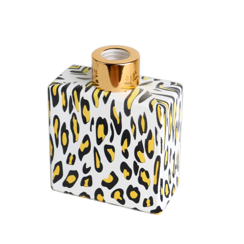 Water transfer finished leopard print pattern square glass diffuser bottle