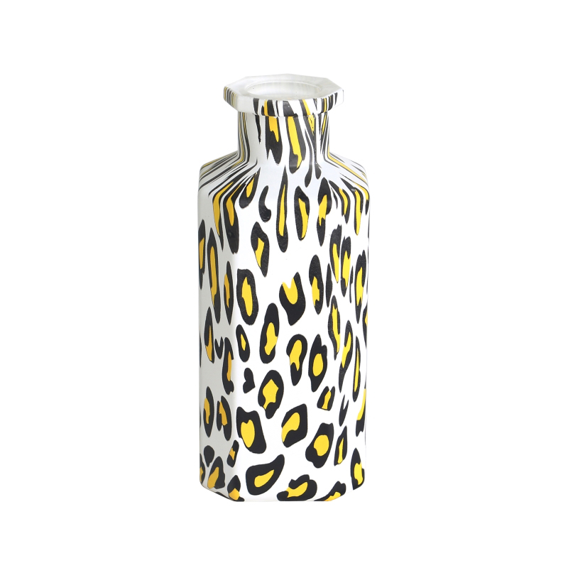 Water transfer finished leopard print pattern round glass diffuser bottle