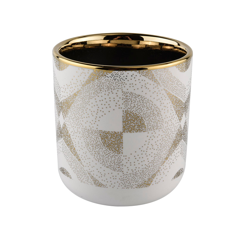 400ml baltos keramikos žvakių laikiklis su aukso modeliuPrekės Nr.: SGXYT20061015Į viršų Dia: 87mm"Bottom Dia": 84mmAukštis: 100mm.Svoris: 300 gTalpa: 400ml.MOQ: 3000 vntPrekės Nr.: SGXYT20061015"Bottom Dia": 84mmTalpa: 400ml.Į vi