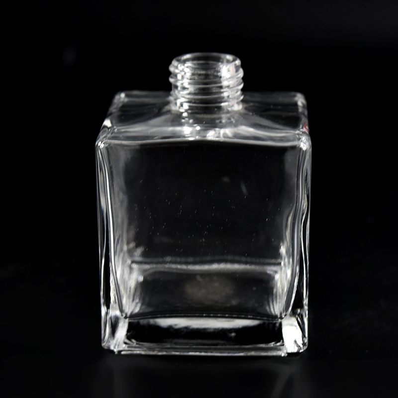 Quadrat von 100 ml, 150 ml, 200ml Kristallglas Diffusorflaschen mit Deckel