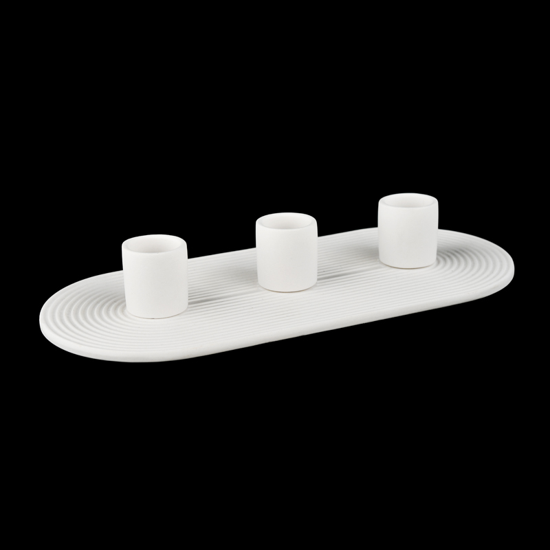 zestaw 3 białych ceramicznych świeczników na świeczniki