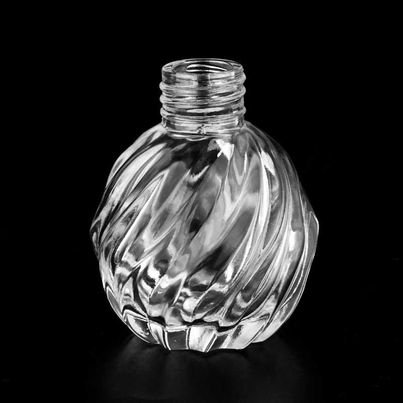 Луксозни стъклени бутилки от 100 мл с кибритени капачки от Sunny Glassware на едро