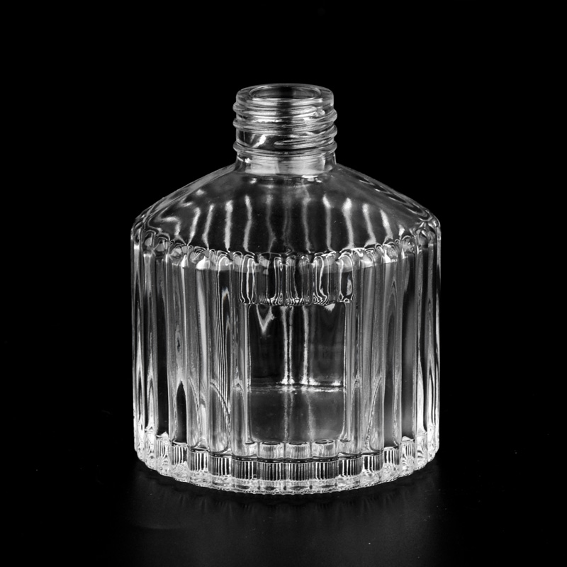 Bottiglie per diffusore in vetro con motivo in rilievo GEO in vendita