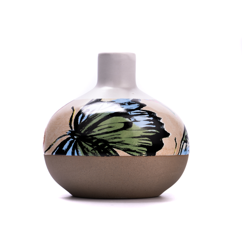 Luxury customized 360ml butterfly pattern ceramic aromatherapy bottles