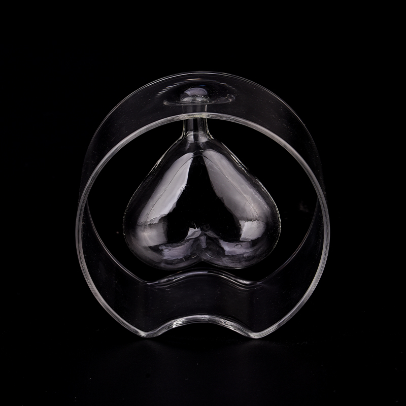 Veľkoobchodný dizajn srdca prázdna sklenená fľaša s trstinovým difúzorom