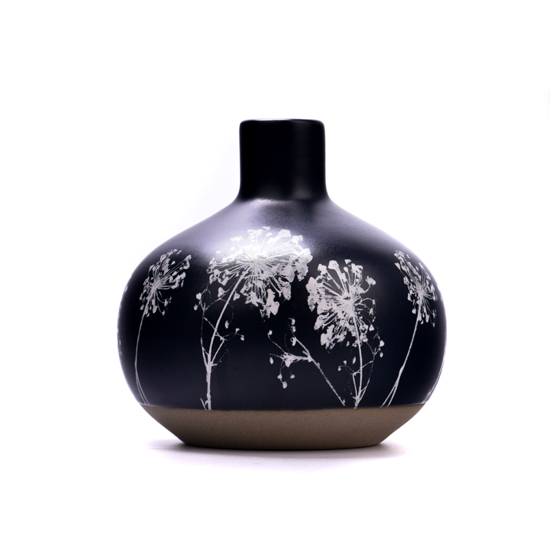 Black diffuer bottles with decal printing decorations