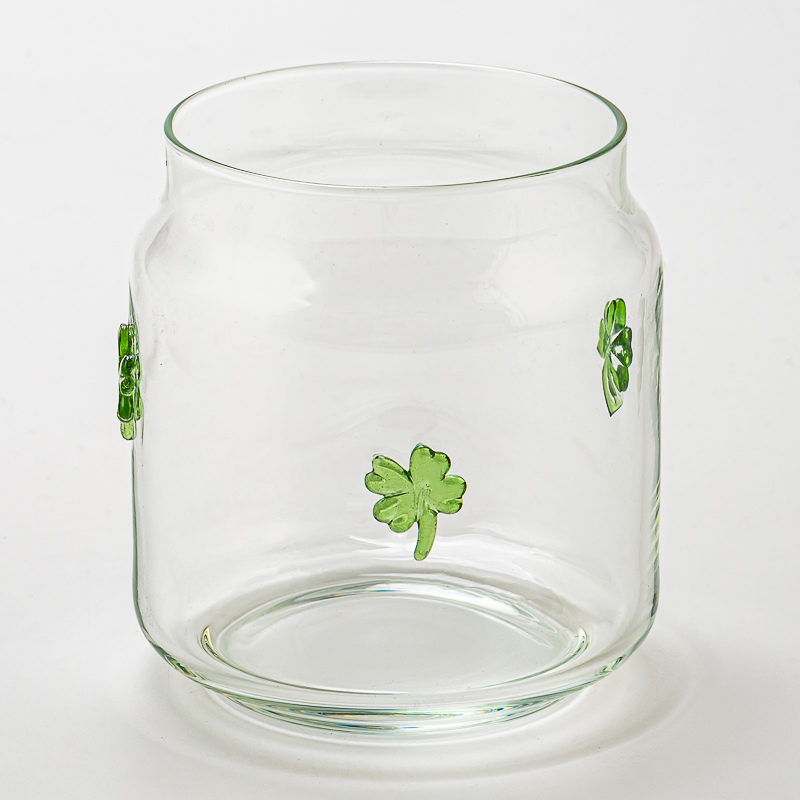 Ceithre seamair duille embellish próca coinnle gloine soiléire le haghaidh maisiúcháin