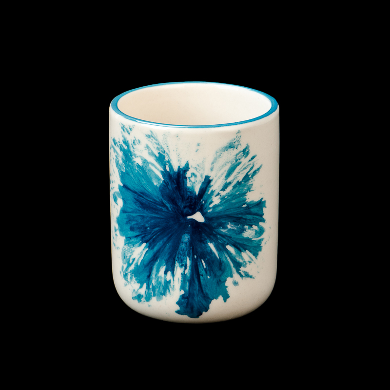 dekorasi rumah toples lilin keramik karya seni biru dan putih